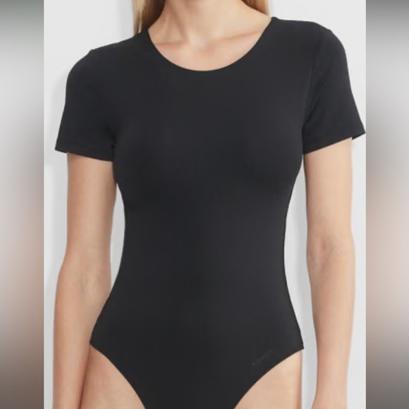 Babaton Contour Crew Shortsleeve Bodysuit - Picture 6 of 10